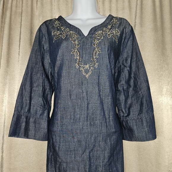 NWOT Chicos blue chambray denim beaded embroidered blouse top Womens Medium - Picture 3 of 7
